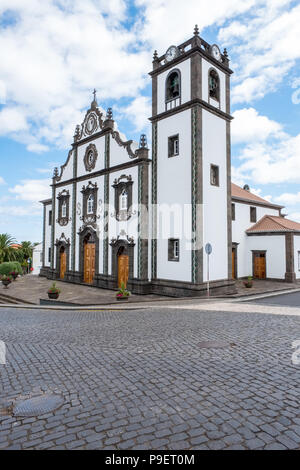 Le village assez de Vila de Nordeste sur Sao Miguel, la plus grande île des Açores Banque D'Images