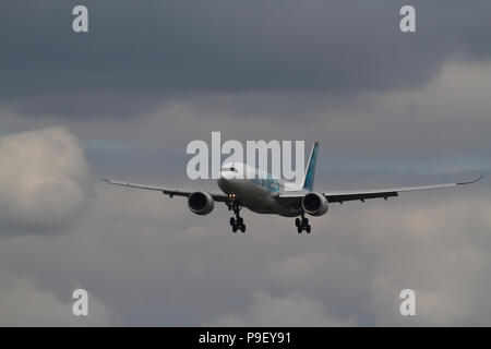 Farnborough, UK,17 Juillet 2018,Farnborough International Airshow 2018 démarrage. Milliards pound traite ont été frappé hier au pays dans le monde.Le salon s'étend jusqu'au vendredi 20 juillet puis l'aéroport de Farnborough ouvre ses portes au public le week-end.Credit : Keith Larby/Alamy Live News Banque D'Images