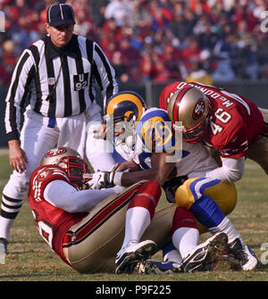 San Francisco, Californie, USA. Dec 27, 1998. San Francisco 49ers vs St Louis Rams à Candlestick Park Dimanche, 27 décembre 1998. 49ers beat Rams 38-19. Saint Louis Rams Juin running back Crédit : Henley Al Golub/ZUMA/Alamy Fil Live News Banque D'Images
