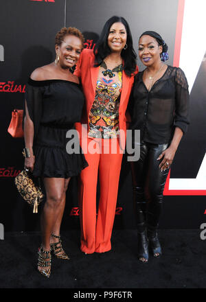 Los Angeles, Californie, USA. 17 juillet, 2018. (L-R) actrice Vanessa Bell Calloway, Cookie Johnson et l'actrice Tichina Arnold assister à Colombie-britannique Photo's World Premiere de '2' de l'Égaliseur au théâtre chinois de Grauman le 17 juillet 2018 à Hollywood, Californie. Photo de Barry King/Alamy Live News Banque D'Images