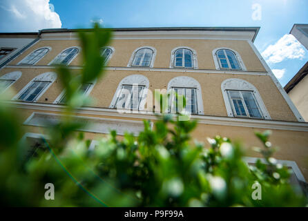 Braunau am Inn, Autriche. 18 juillet, 2018. La maison natale d'Adolf Hitler. Credit : Lino Mirgeler/dpa/Alamy Live News Banque D'Images