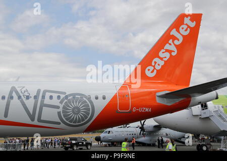 Easyjet a officiellement pris livraison de son premier Airbus A321neo en présence de Tom Enders, CEO d'Airbus, Johan Lundgren, directeur général d'Easyjet, Gael Meheust, PRÉSIDENT-DIRECTEUR GÉNÉRAL DE CFM et secrétaire aux Transports Chris Grayling. Enders, Meheust et Lundgren a expliqué lors d'une conférence de presse que les trois sociétés avaient engagé dans un partenariat stratégique dans lequel Easyjet compte sur une flotte d'Airbus A319, A320 et A321 powered by CFM de la consommation de carburant des moteurs LEAP. Credit : Uwe Deffner/Alamy Live News Banque D'Images