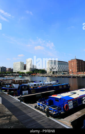 Vue sur Salthouse Dock, Royal Albert Dock, George's Parade, Pier Head, UNESCO World Heritage Site, Liverpool, Merseyside, England, UK Banque D'Images