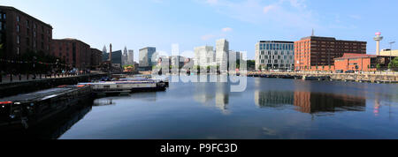 Vue sur Salthouse Dock, Royal Albert Dock, George's Parade, Pier Head, UNESCO World Heritage Site, Liverpool, Merseyside, England, UK Banque D'Images