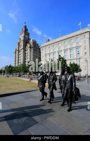 Les Beatles statues, George's Parade, Pier Head, UNESCO World Heritage Site, Liverpool, Merseyside, England, UK Banque D'Images