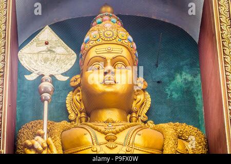 Chilaw, Sri Lanka - Juillet, 25, 2017 ; la façade statue- le golde Banque D'Images