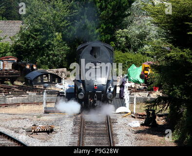 Churston, Devon, Angleterre: L'Union de l'Afrique du Sud (60009) sur platine. L'Union d'Afrique du Sud est une locomotive à vapeur de classe A4 Banque D'Images