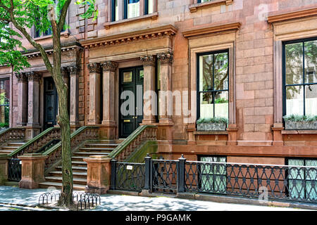 Brooklyn, NY, Brooklyb Heights, États-Unis d'Amérique. À la recherche jusqu'à tElegant Brownstone Townhouses. Banque D'Images