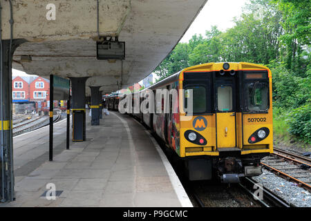 507002 Metro train à New Brighton, Wallasey town, Wirral, Merseyside, England, UK Banque D'Images