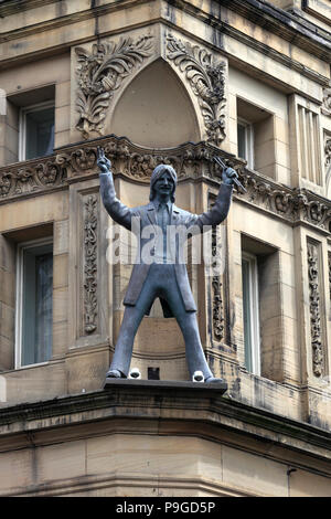 Statue de Ringo Star sur la dure journée de Nuit Hotel, Liverpool, Merseyside, England, UK Banque D'Images