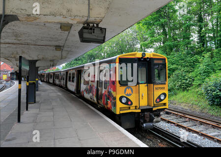 507002 Metro train à New Brighton, Wallasey town, Wirral, Merseyside, England, UK Banque D'Images