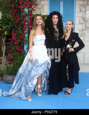 Londres - 16 JUL 2018 : Lily James, Cher et Amanda Seyfried assister à la Mamma Mia ! Here We Go Again premiere film Banque D'Images