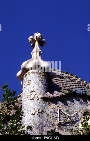 Détail de la façade de la Casa Batllo (1904 - 1907), conçu par Antoni Gaudí i Cornet (1852 - 1926). Banque D'Images