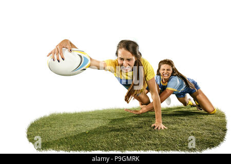 Les jeunes joueurs de rugby féminin isolé sur fond blanc Banque D'Images