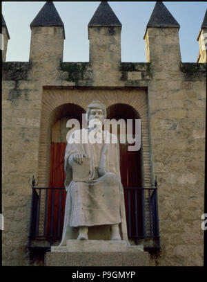 Monument à la ville de Córdoba dédié à Averroès (1126-1198), philosophe, avocat, médecin… un Banque D'Images