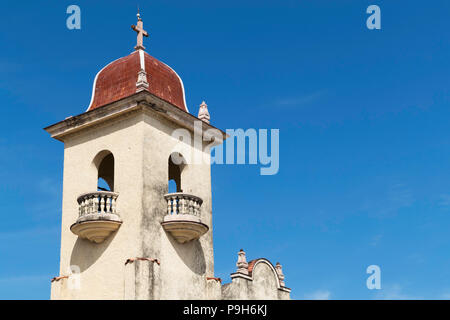 Vue extérieure de l'Église catholique à Nueva Gerona sur Isla de la Juventud, Cuba Banque D'Images