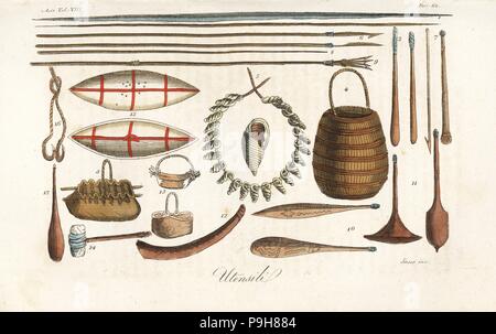 Les outils et les armes des aborigènes australiens. Récipient à boire faits de dulse leaf 1, 2 couteaux en pierre, panier pour les réservoirs 3, 4 panier, 5 collier de coquillages, spears 6-9, sabre en bois 10,12, bouclier 13, ax 14, 16 crochets, et club 17. Taille-douce coloriée gravée par Sasso de Giulio Ferrario's costumes anciens et modernes de tous les peuples du monde, Florence, Italie, 1844. Banque D'Images