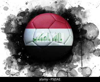 Ballon de soccer avec le drapeau de l'Irak, Close up, aquarelle sur fond blanc. Banque D'Images