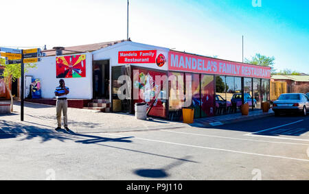 Johannesburg, Afrique du Sud, le 11 septembre 2011, Restaurant à l'extérieur de la maison de Nelson Mandela à Soweto Vilakazi Street Banque D'Images