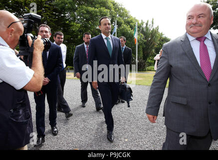 Retransmettre LA CORRECTION DATE Un Taoiseach Leo Varadkar arrivant à Derrynane House, Kerry, pour une réunion du cabinet du gouvernement. Banque D'Images