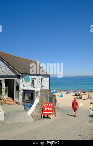 Le café sur Porthgwidden beach à St Ives, Cornwall. Banque D'Images