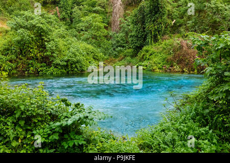 Blue Eye, Syri i Kalter, printemps Karst Bistrica, près de Saranda, Albanie, Qark Vlora Banque D'Images