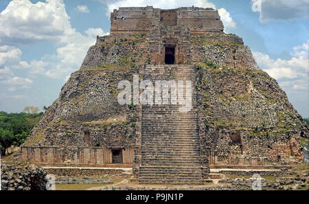 Diseuse de bonne aventure", construit en pyramide Uxmal (Yucatan) à la 6e siècle. Banque D'Images