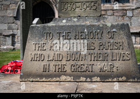 Cartmel, UK Juin 2018 : War Memorial au prieuré dans le village de Cartmel, Lake District, UK Banque D'Images