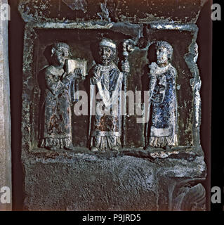 Sarcophage de Saint Ramon Évêque dans le centre de crypte de la cathédrale de San Vicente dans Roda de… Banque D'Images