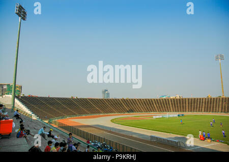 Le stade olympique national, Phnom Penh, Cambodge. Banque D'Images