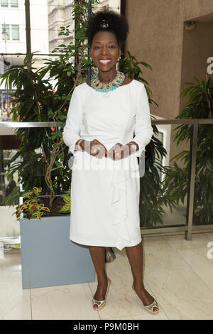 London, Londres, Royaume-Uni. 1er janvier 2012. La baronne Floella Benjamin assiste à la Robert F. Kennedy des droits de l'UK de célébrer ce qui aurait été le président Nelson Mandela 100e anniversaire célébration honorant l'icône anti-apartheid Andrew Mlangeni. L'événement a eu lieu au siège de la Banque mondiale, les tribunaux de Londres, Royaume-Uni, 18 juillet 2018 assiste à la Robert F. Kennedy des droits de l'UK de célébrer ce qui aurait été le président Nelson Mandela 100e anniversaire célébration honorant l'icône anti-apartheid Andrew Mlangeni. L'événement a eu lieu au siège de la Banque mondiale, les tribunaux de Londres, Royaume-Uni, 18 J Banque D'Images