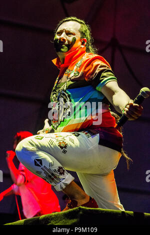 Rho Italie. 18 juillet 2018. Le groupe punk américain Gogol Bordello effectue sur scène à la Villa Arconati durant la 'Seekers et viseurs d'' Credit : Rodolfo Sassano/Alamy Live News Banque D'Images