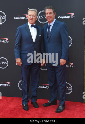 Los Angeles, Californie, USA. 18 juillet, 2018. John Elway et Dan Marino arrive pour l'ESPY awards 2018 au Théâtre de Microsoft. Credit : Lisa O'Connor/ZUMA/Alamy Fil Live News Banque D'Images