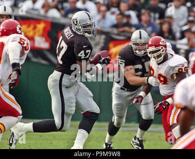 Oakland, Californie, USA. 5Th Nov, 2000. Oakland Raiders vs Kansas City Chiefs à Oakland Alameda County Coliseum dimanche 5 novembre 2000. Beat Raiders Chiefs 49-31. Oakland Raiders running back Tyrone Wheatley Crédit : Al Golub/ZUMA/Alamy Fil Live News Banque D'Images