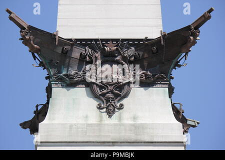 Astragale en bronze au Monument aux soldats et marins en Monument Circle à Indianapolis, Indiana. Banque D'Images