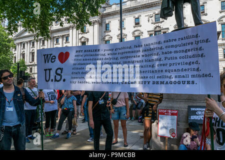 13 juillet 2018. Un rassemblement de protestation a eu lieu contre le président américain Donald Trump's visite à la France. Anti-Trump les manifestants dans le centre de Londres. Banque D'Images