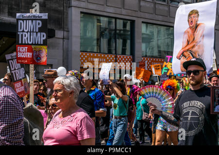 13 juillet 2018. Un rassemblement de protestation a eu lieu contre le président américain Donald Trump's visite à la France. Anti-Trump les manifestants dans le centre de Londres. Banque D'Images
