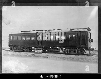 330 essence-électricité Westinghouse Motor rail, 1914 ; R.M.1 (moteur ferroviaire numéro un) ATLIB 339968 Banque D'Images