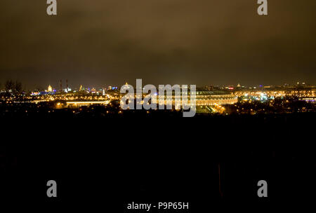 Vue sur stade Luzhniki de Moscou Vorobyovy Hills près de nuit à l'Université de Moscou Russie Banque D'Images