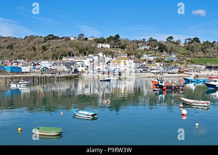 Prises pour capturer réflexions horizontales dans le port sur une glorieuse journée de printemps. Banque D'Images