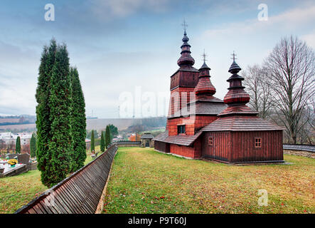 L'église en bois de grec catholique St Paraskieva dans Potoky, Slovaquie Banque D'Images