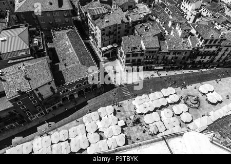 Piazza delle Erbe de Vérone , noir et blanc, VR, Italia Banque D'Images