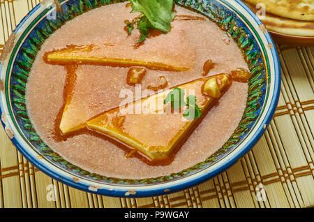 Paneer Pasanda, finesse composé de paneer farci avec une sauce riche et crémeuse Banque D'Images
