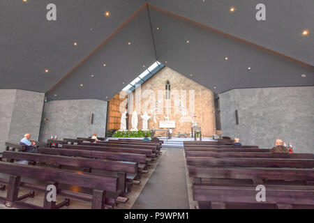 Knock, Mayo, Ireland - 17 juillet 2018 : Sanctuaire marial national de l'Irlande à Mayo, visité par plus de 1,5 millions de personnes chaque année. Le pape François . Banque D'Images