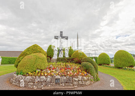 Knock, Mayo, Ireland - 17 juillet 2018 : Sanctuaire marial national de l'Irlande à Mayo, visité par plus de 1,5 millions de personnes chaque année. Le pape François . Banque D'Images