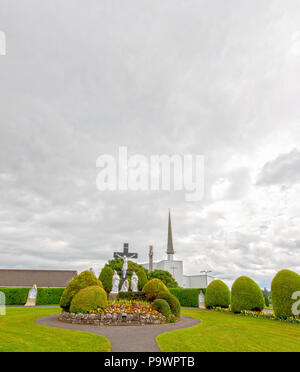 Knock, Mayo, Ireland - 17 juillet 2018 : Sanctuaire marial national de l'Irlande à Mayo, visité par plus de 1,5 millions de personnes chaque année. Le pape François . Banque D'Images
