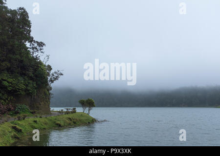 Lagoa das Sete Cidades, l'un des deux lacs de l'île de São Miguel, Açores Banque D'Images