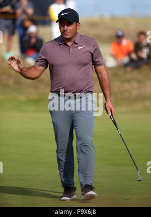 L'Italie Francesco Molinari réagit après un birdie sur le 15e au cours de la première journée de l'Open Championship 2018 à Carnoustie Golf Links, Angus. Banque D'Images