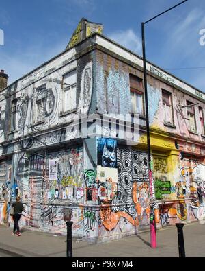 Le Seigneur Napier, un pub à l'abandon à Hackney Wick, Londres, Royaume-Uni. Banque D'Images