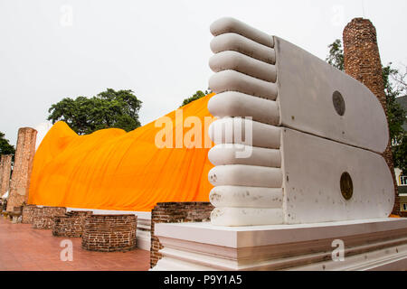 ฺBuddha statue dormir. Wat Khun à tha Pra Lune, Angthong Province Thaïlande Banque D'Images